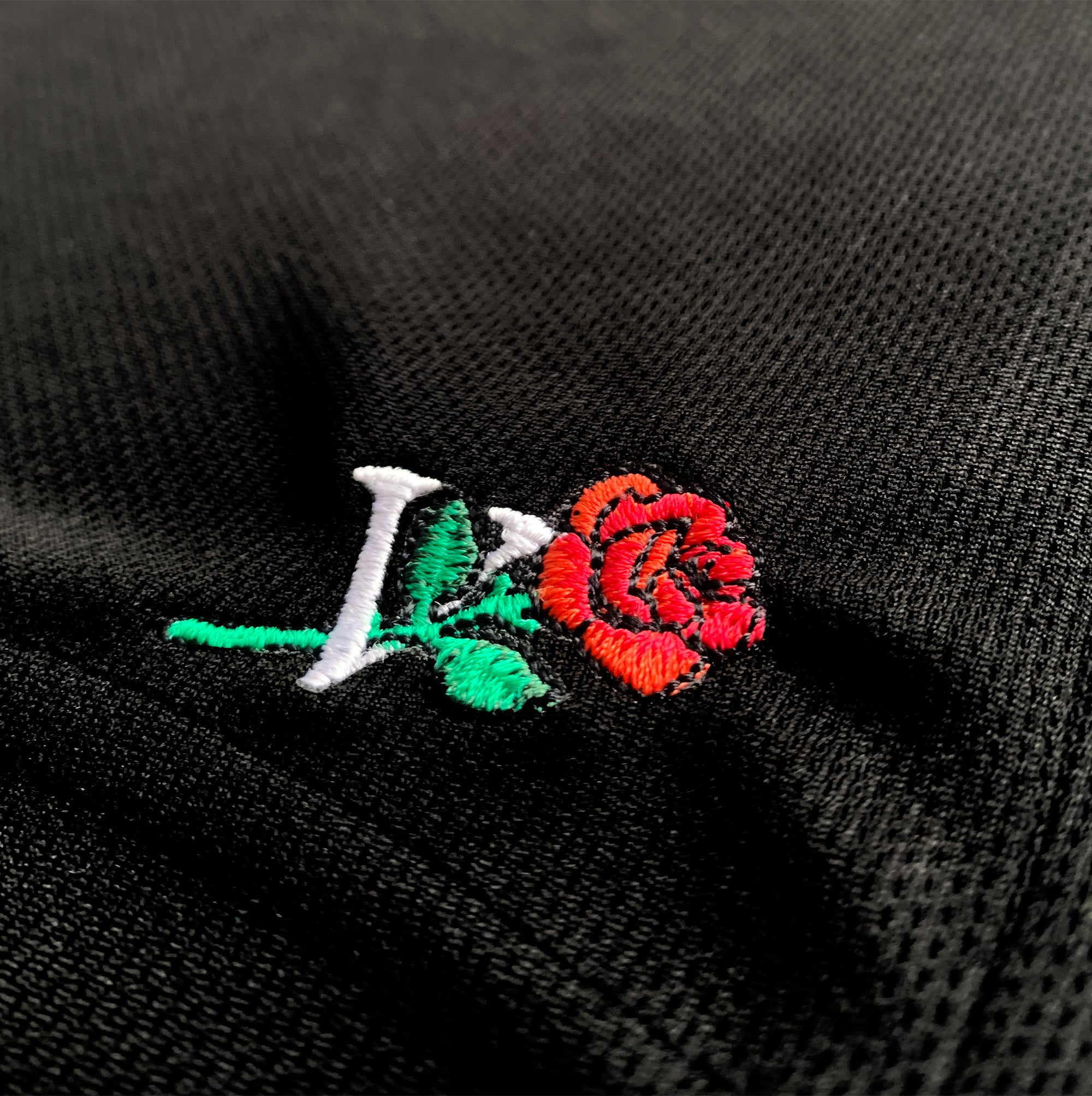 V ROSE SWIM SHORTS - BLACK